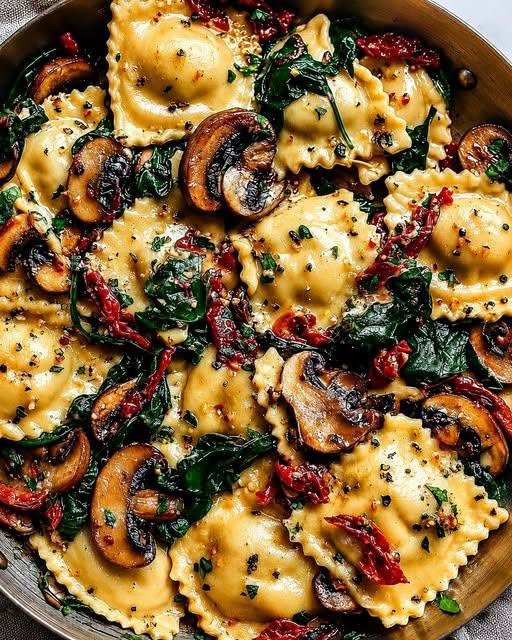 Vegan Ravioli with Spinach, Mushrooms & Sun-Dried Tomatoes