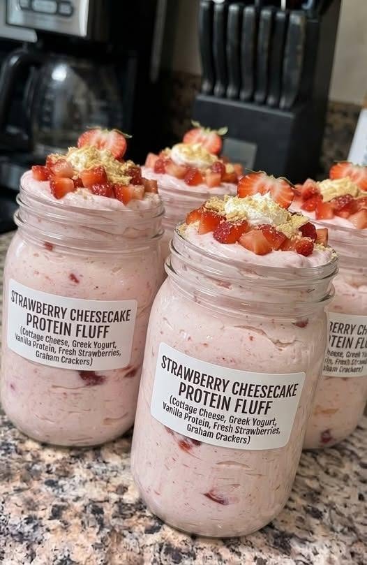 π Strawberry Cheesecake Protein Fluff